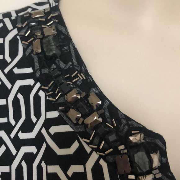 Black and White Geometric Print Beaded Shirt 22/24 - Picture 5 of 7